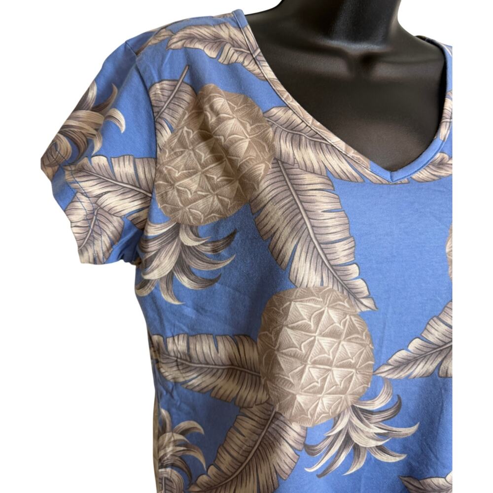 Hibiscus Hawaii Top Large L Blue Pineapple V-Neck Short Sleeve Women Aloha New - Picture 3 of 9